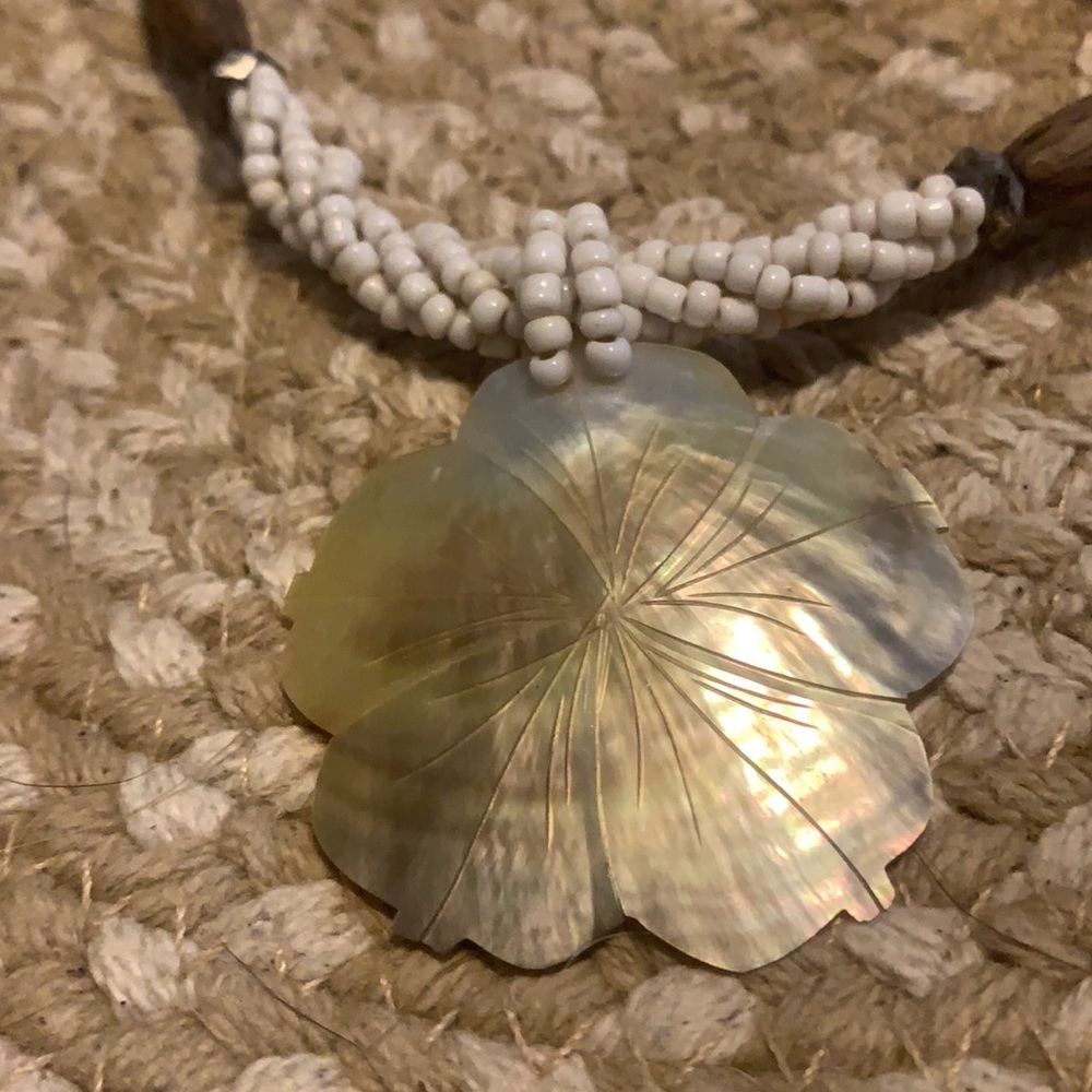 Shell necklace! - Picture 2 of 3